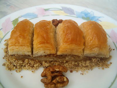  Bursa Pastacı Pasta satışı  Essiz lezzette 1 kilo cevizli baklava tatli